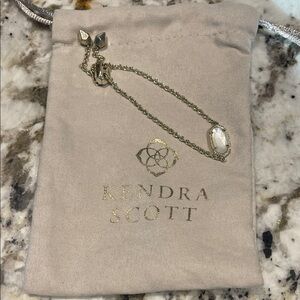 Kendra Scott Elaina adjustable bracelet in Mother of Pearl